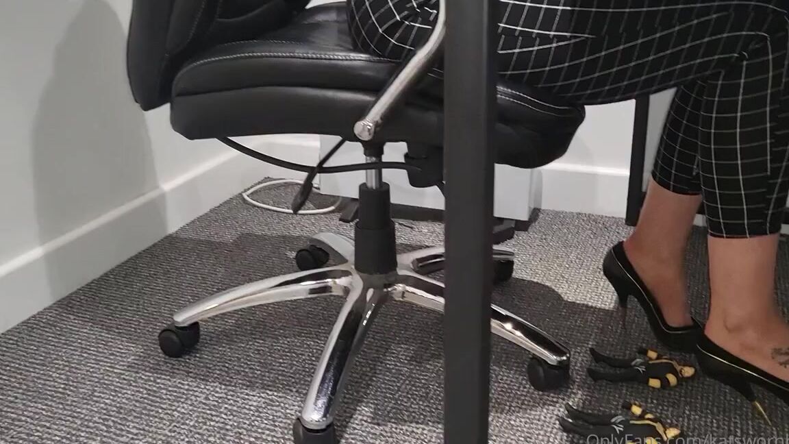 Kats Worn Heels Nicknamed Katswornheels Onlyfans Risky Business Being Under My Desk When Im Wearing My Vintage Solid Metal Heeled Stilettos What