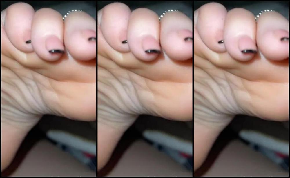 Waifu Jess Nicknamed Waifufeetmilkog Onlyfans My Feet Are A Tiny Bit Moist When I Wake Up About To Head To My Salon 4 My Pedi