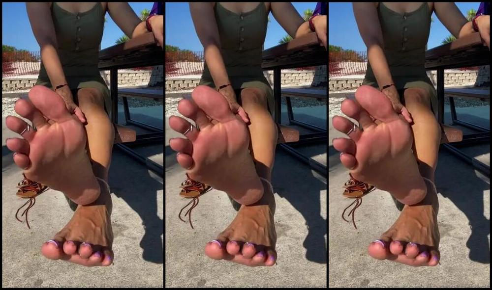 Laprettyfeet4 Nicknamed Laprettyfeet4 Onlyfans Last Vid With Purple Toes I Already Change The Polish To Red