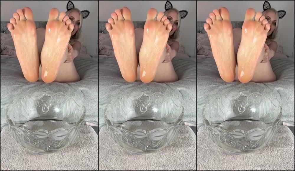 Ittybittyprettykitty Watch Me Clean These Dirty Feet With A Sexy