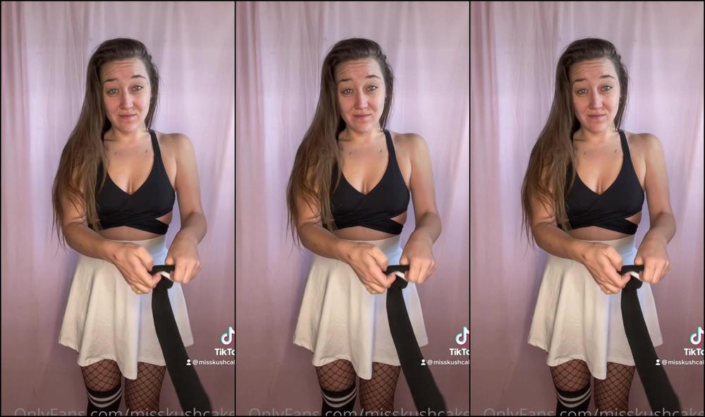 Misskushcakes 2793243156 03 03 2023 Get Dressed With Me To Go Play Tennis What Color Racket Should I Use