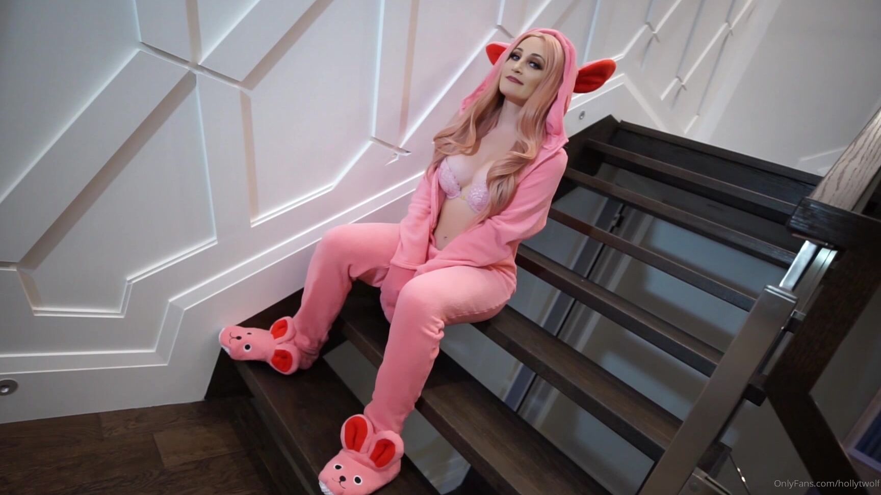 Hollytwolf First Time Trying To Upload A Video Like This Hehehehe Let Me Know If It Works Have An