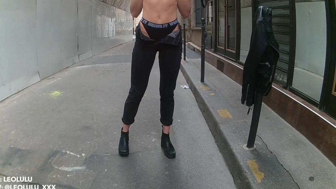 Leolulu Amateur public in Paris changing room blowjob fuck and cumshot PornHubPremium