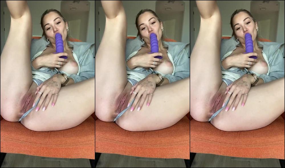 Heidi Grey Sensual Squirt Show Teasing My Wet Tight Little Pussy With This Big Purple Rubbed Cock Makes Me Squirt Like Crazy Ezuakzj0