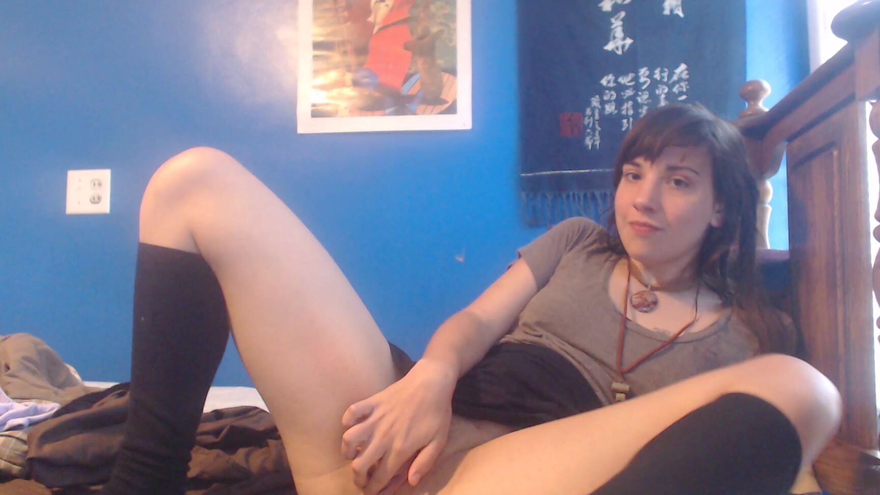 Littlekaye Weird Girl Makes Herself Cum