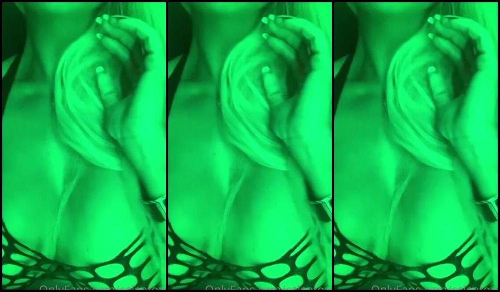 Calea Toxic Nicknamed Caleatoxic Onlyfans Sunday Strip