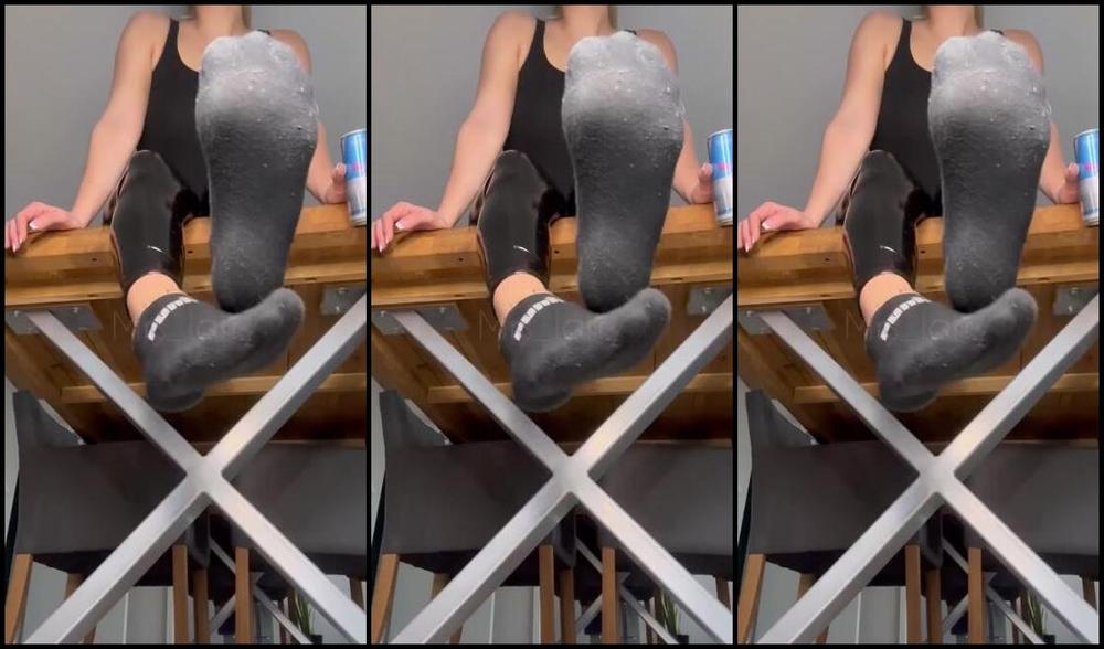 Mrs Larry Onlyfans You Dont Need Energy When You Have My Feet In Front Of Your Face Du Brauchst Kein Energy Wenn