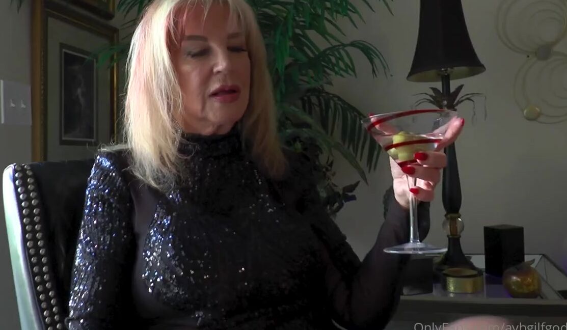 Avb Gilfgoddess Vip Nicknamed Avbgilfgoddess 06 25 2022 Onlyfans Video Goddess Anneke And Slave Myla