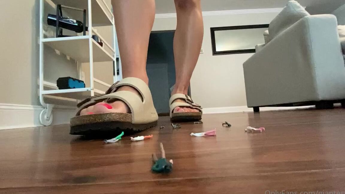 Giantess Tara Nicknamed Giantesstara 02 04 2024 Onlyfans Video What