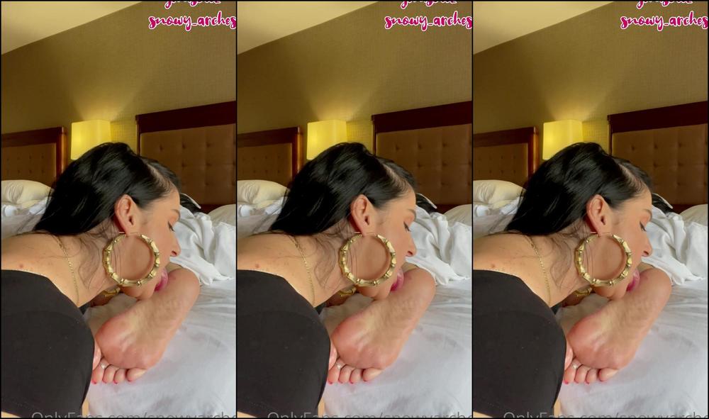 Snowyarches I Loved Sneaking A Smell Of Jen Solez Feet When She Woke Up I Was Like Let Me Finish