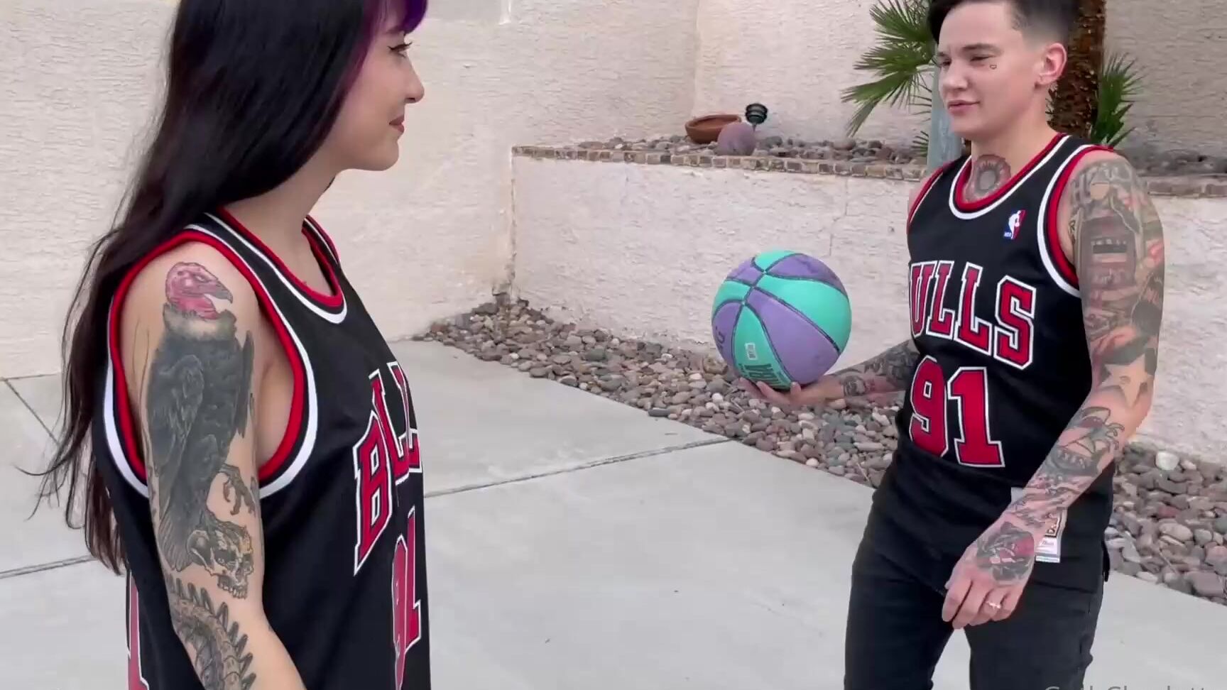 gothcharlotte-19-07-2021-2167664334-i-thought-i-might-go-try-to-play-some-hoops.-nikkihearts-was-already-at-the-court.-i-show