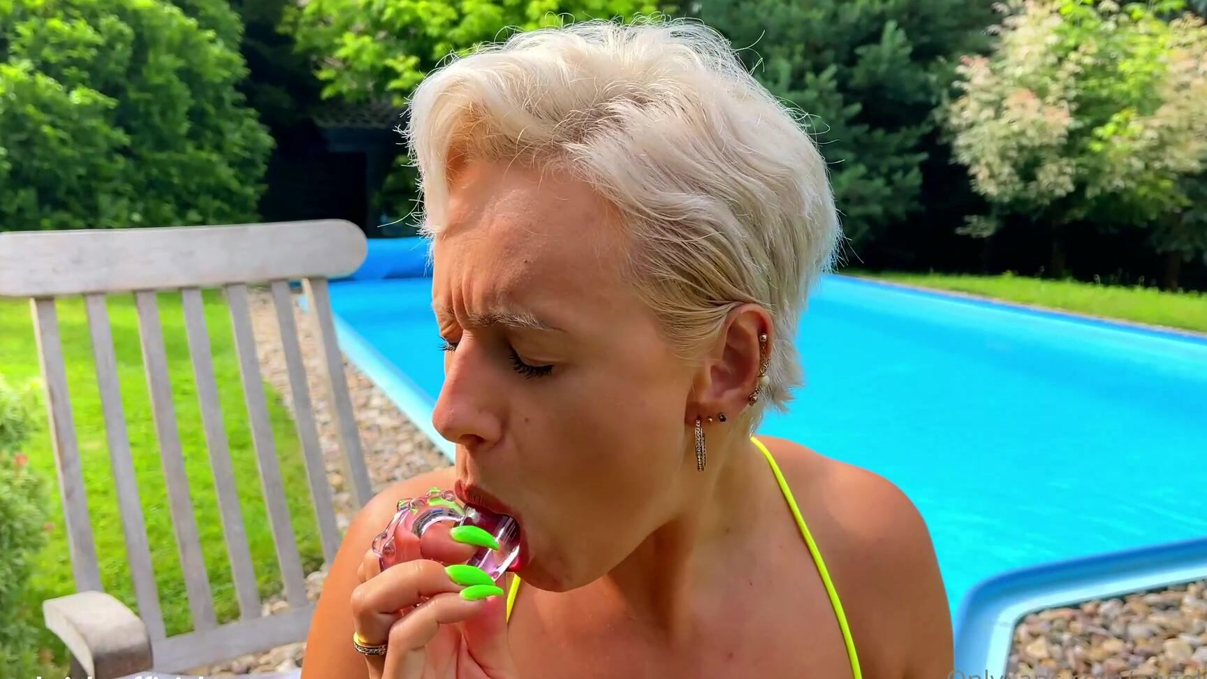 Angelwicky Masturbating By The Pool