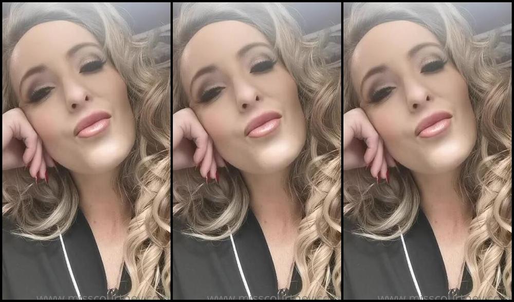 Misscourtneym Onlyfans Drink My Spit Dont Miss One Dropp