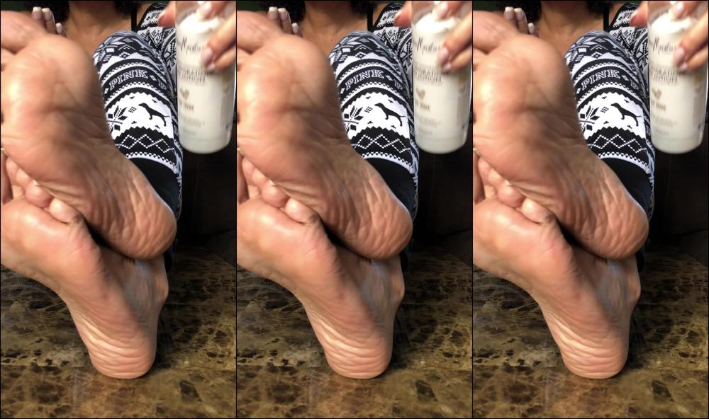 Deedeericanfeet Gm This Is The Lotion I Use Everyday After Shower And A Few Times A Day