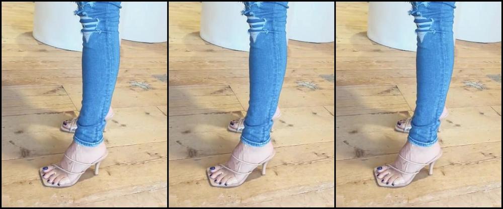 Kate Dangle Nicknamed Katedangle 10 28 2024 Onlyfans Video Tag Along While I Go Shopping I See You Watching Take A Good Look So