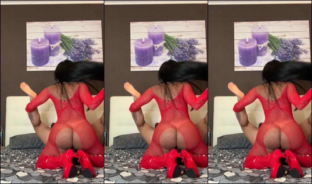 ayllagatina-12-11-2020-1243132353-and-who-said-i-don-t-have-inexperienced-slaves-this-virgin-whore-came-to-me-begging-for-m