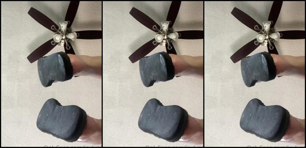 Jaylyn Nicknamed Jaylyn10 Onlyfans Dangling Some Very Oily Soles