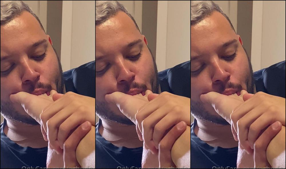 Ggboyfeet I Like Submissives Who Know How To Massage My Feet With Their Tongue He Does It