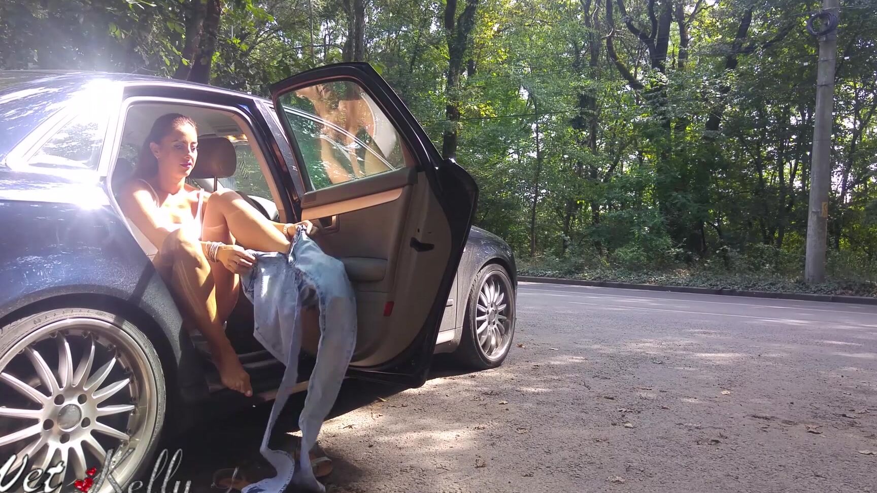 Flashing, Public Outdoor, Outdoors, Fetish, Nudity/Naked wet kelly flashing my tits and pussy in public ManyVids