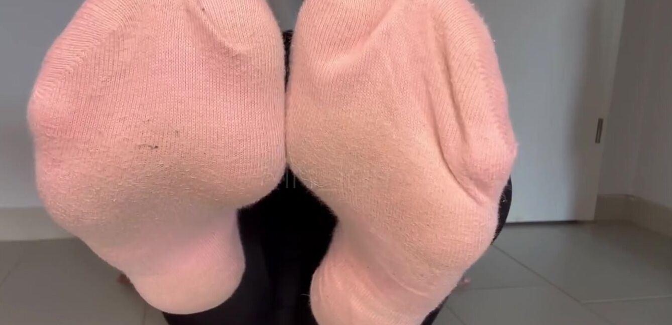 Mrs Larry Onlyfans You Stared At My Shoes The Whole Time At The Gym Now You Follow Me And Do What I Say