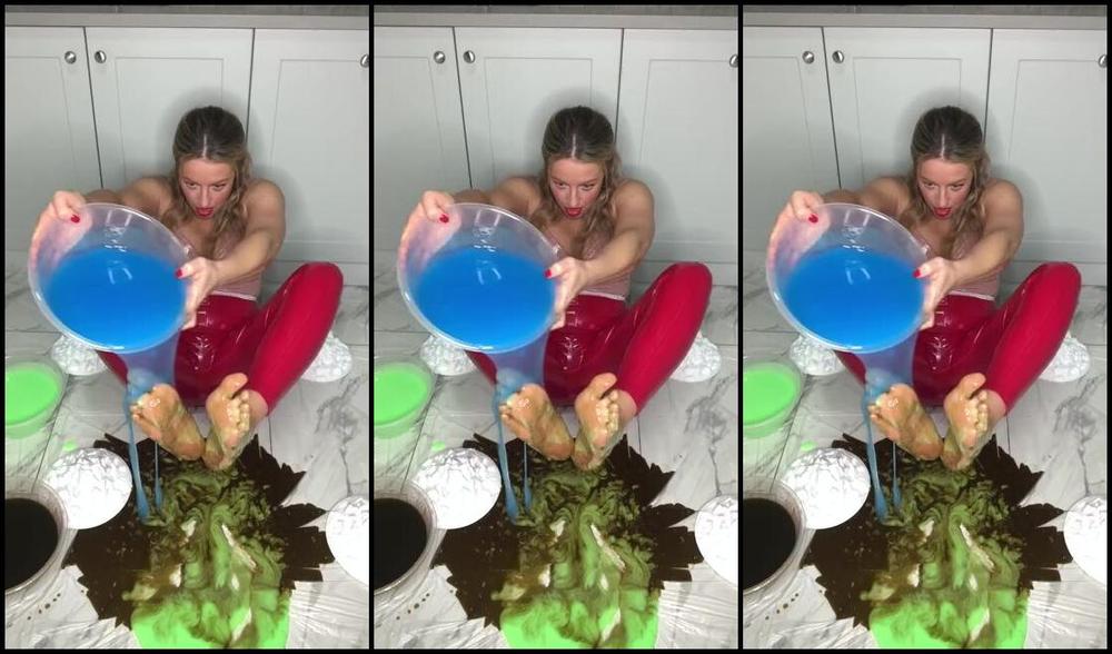 Bsmessybakery Nicknamed Bsmessybakery Onlyfans Pvc And Naked Feet I Love This Outfit And The Gunge Pies And Mud Just