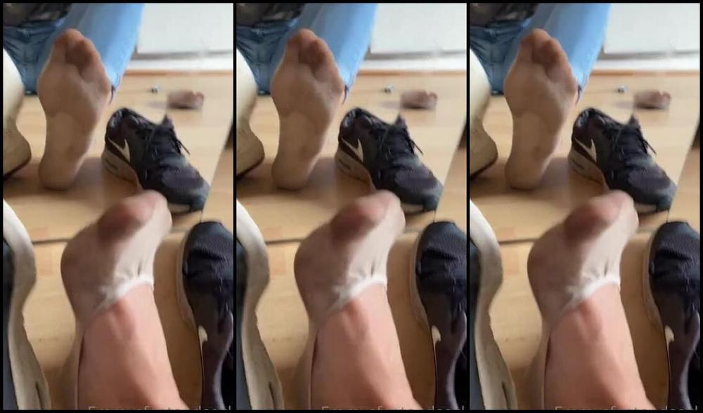 Emmysfeetandsocks Aka Emmyfeetandsocks Onlyfans Okay Now They Are Dirty Enough To Get Cleaned By My Slave Btw He Wasn T Allowed To Come In Thep