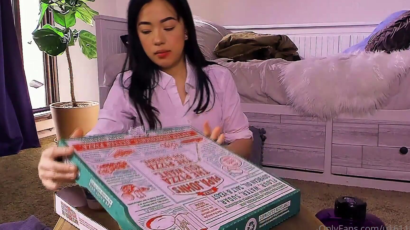 lunaqueen-01-05-2020-273613781-you-guys-wont-believe-the-requests-i-get-for-customs-videos..-you-would-imagine-a-g-ping-a