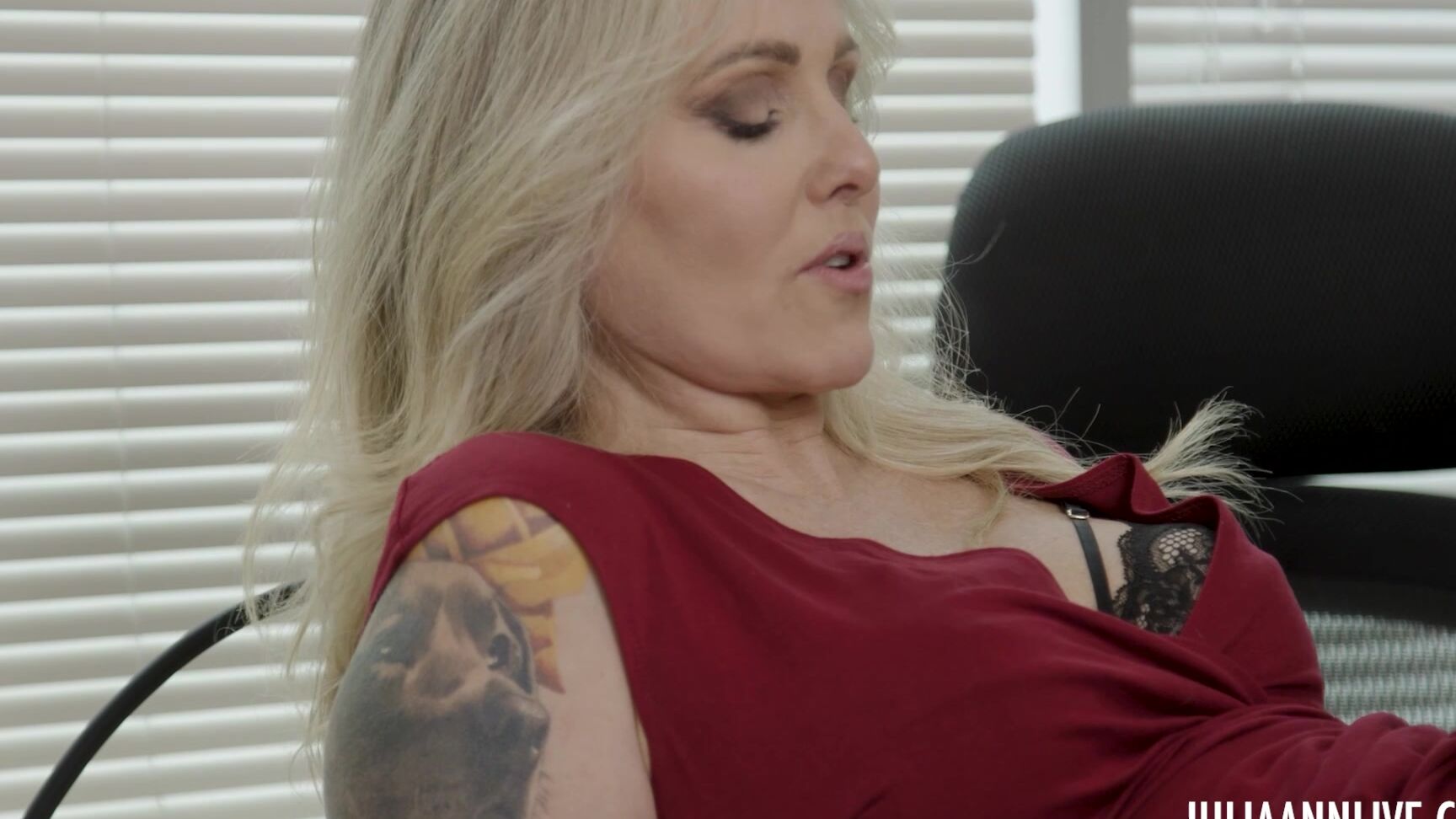 "Sophia Burns, Aiden Starr, Julia Ann" Mini Skirt, High Heels, Brunette, Lingerie, Threesome, Cunnilingus, Mature, Foot Fetish, Lesbian, Blondes Sophia Burns, Aiden Starr, Julia Ann - Cougar HR Discipline SiteRip