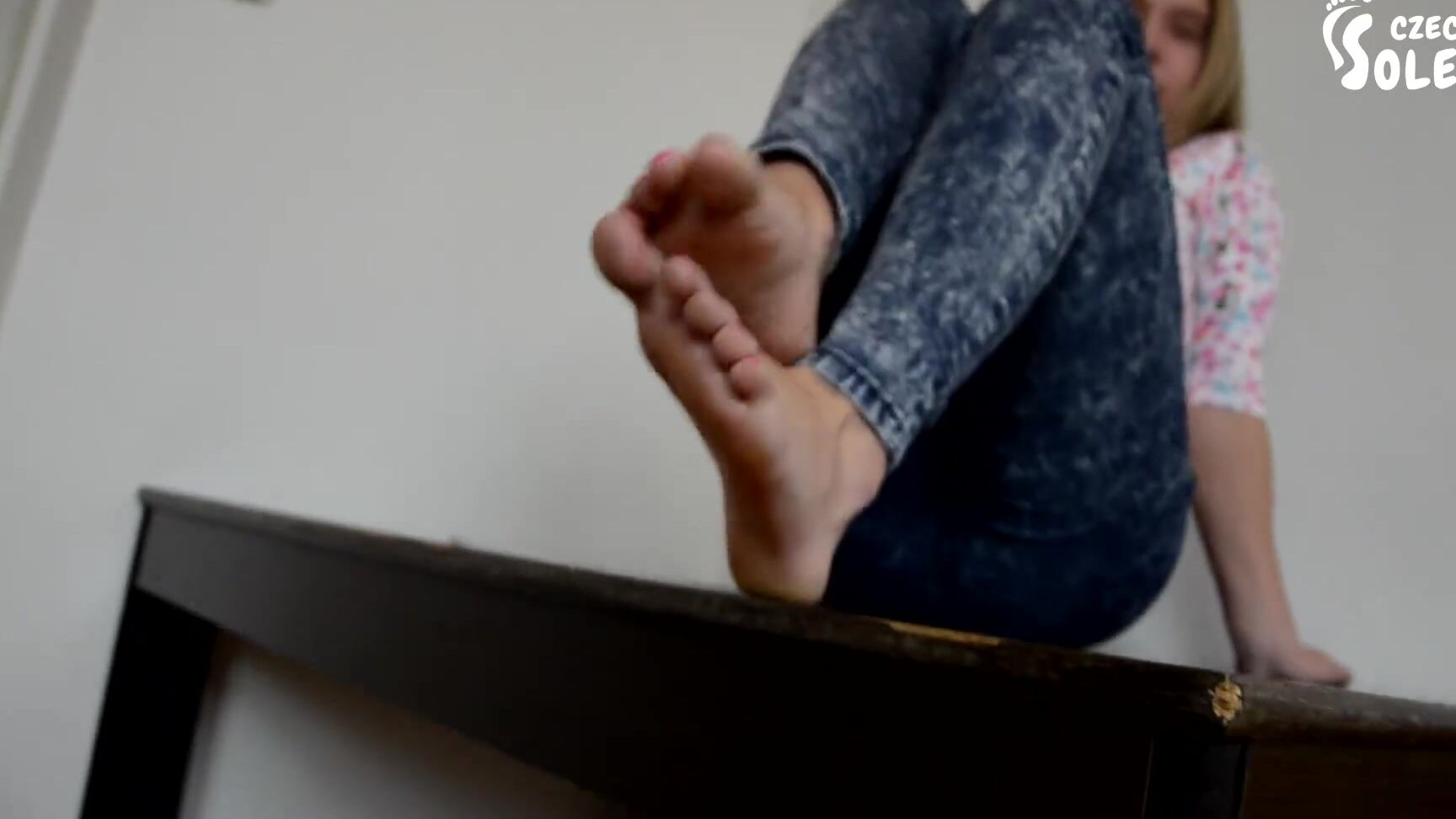 Czech Soles Teenage Foot Dream, POV (Pov Foot Worship, Teen Feet, 18 Y⁄o, Bare Feet, Foot Tease, Flip Flops) Czech Soles