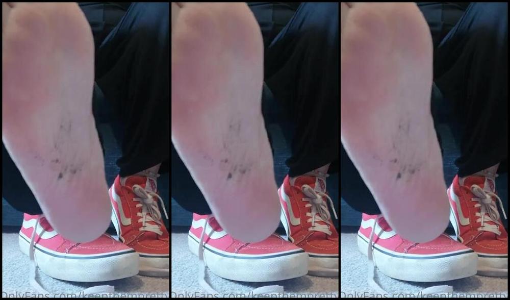 Ktp Nicknamed Keepthemprettyx Foot Fetish 06 26 2021 Onlyfans Video Ive Been Wearing These Vans All Day Without Socks They Make My Feet So Soft