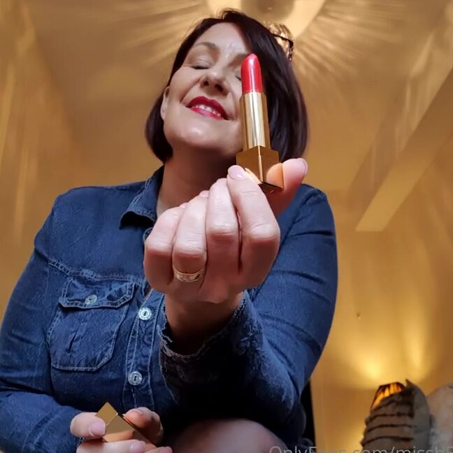 Miss B Nicknamed Missb52S Onlyfans 08 26 2020 My Lipsticks Are Bigger Than Whats In Your Trousers