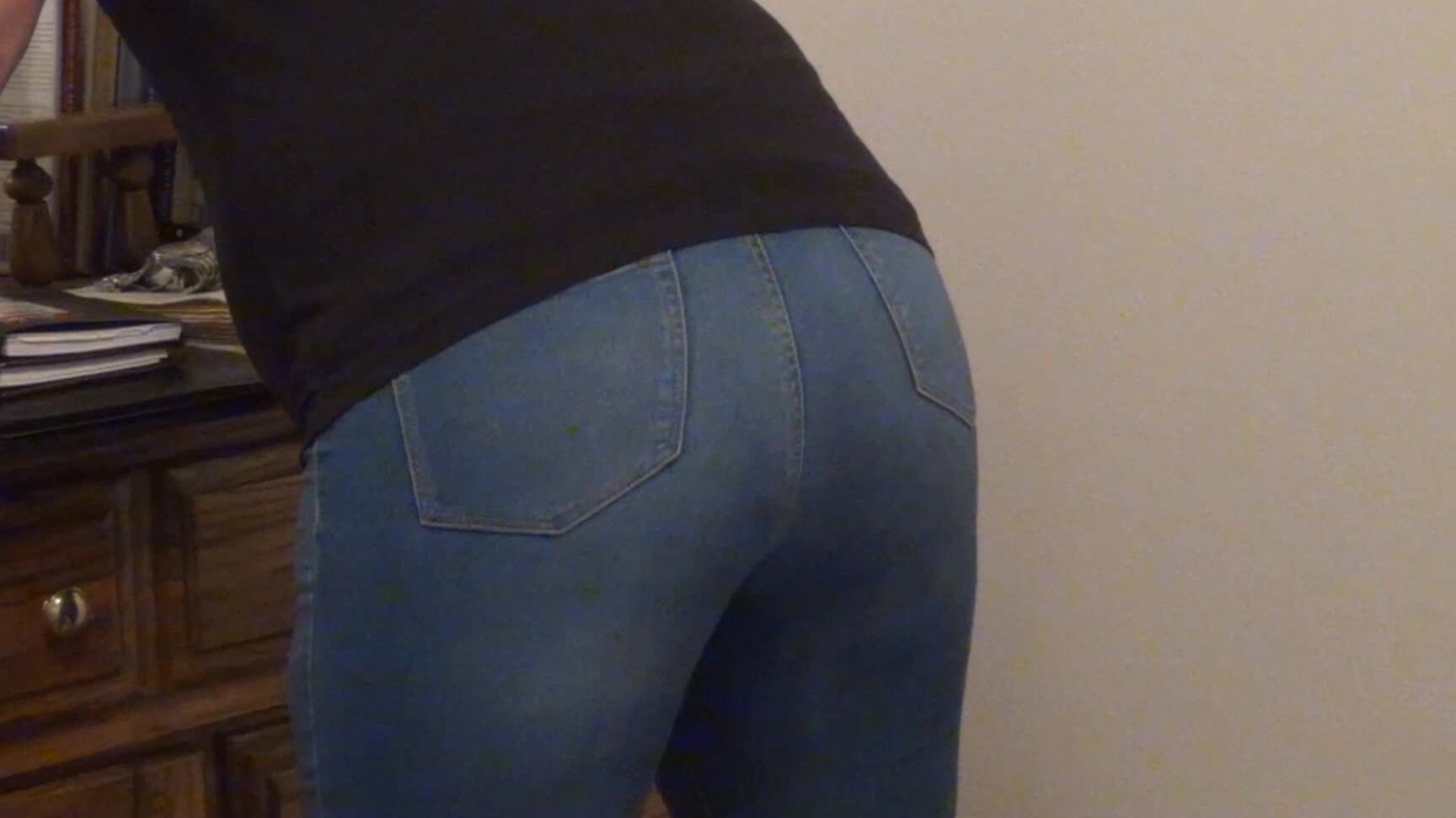 AS Missy Is Laid Off manyvids