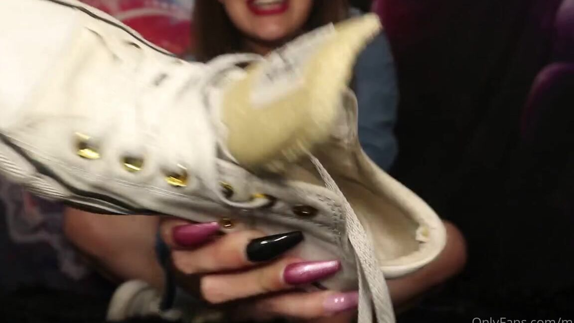 Milaap Onlyfans Sniff Em Loser You Get Off To My Stinky Feet And You Do It So Pathetically