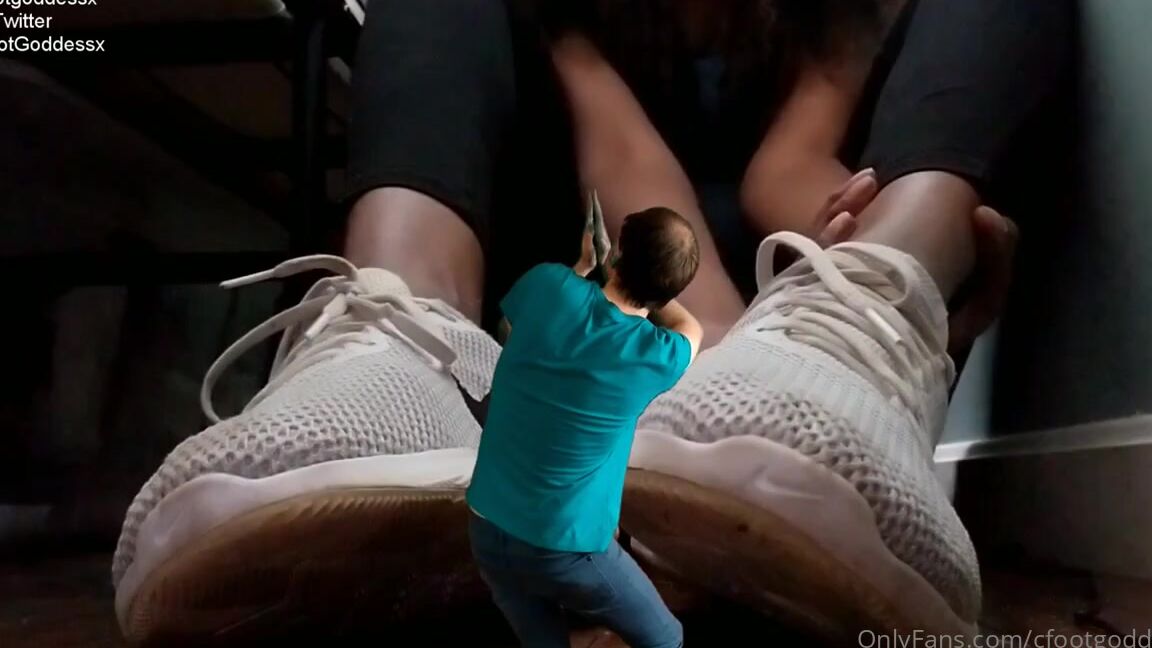 Chocolate Foot Goddess Nicknamed Cfootgoddessx 05 09 2025 Onlyfans Video Tiny Bug Giantesss Shoe Sniffer Sfx