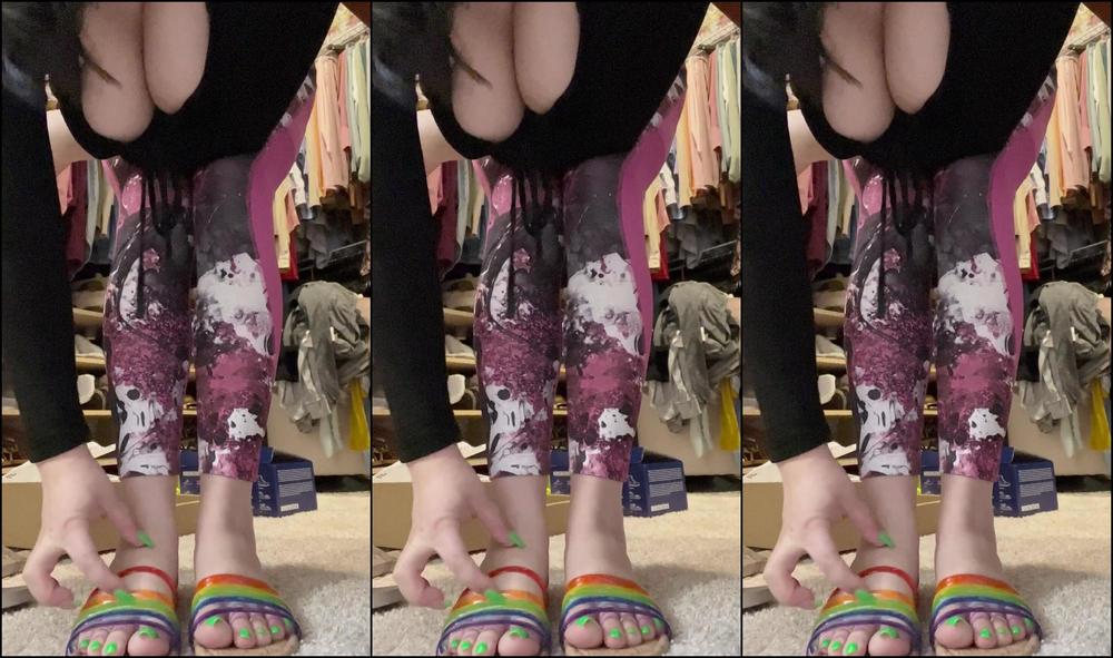 Yourfeetsweetie Two Videos Swipe For The Other Part Lol Y All Love These Closet Vids