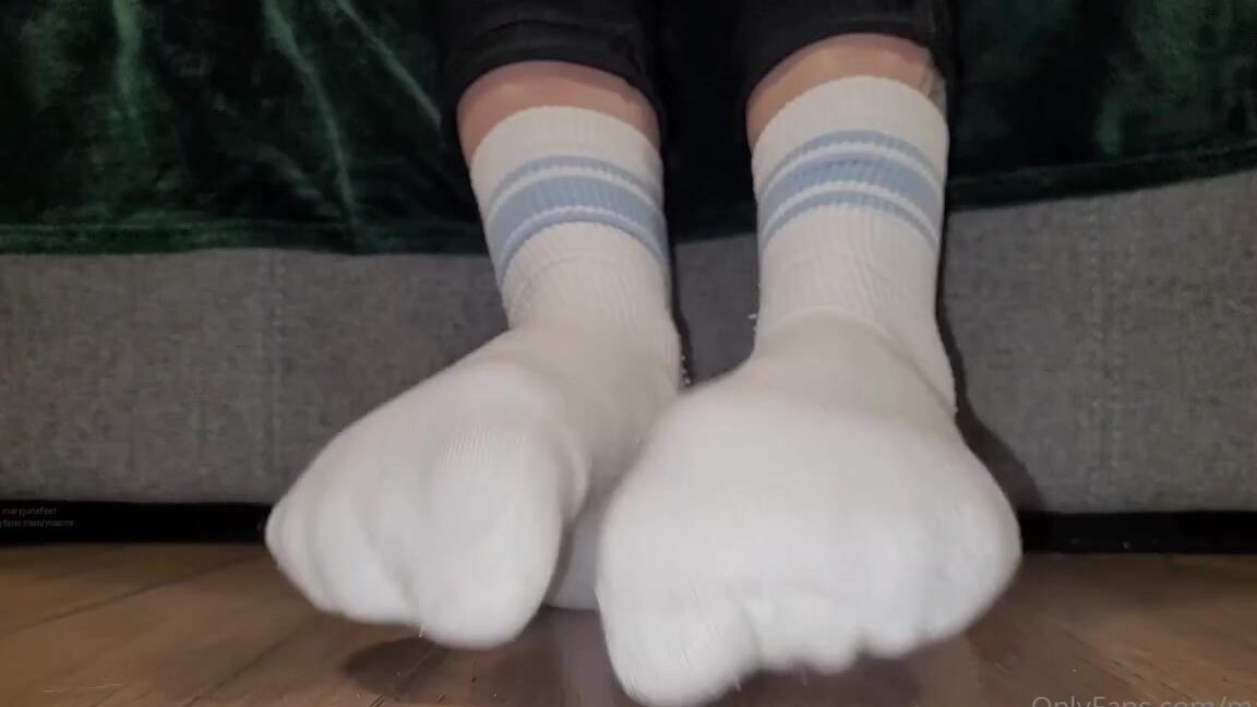 Masmr Onlyfans 8February My Toes Are Wiggling And Scrunching Under The Soft Sock Fabric X High Ankle White Socks