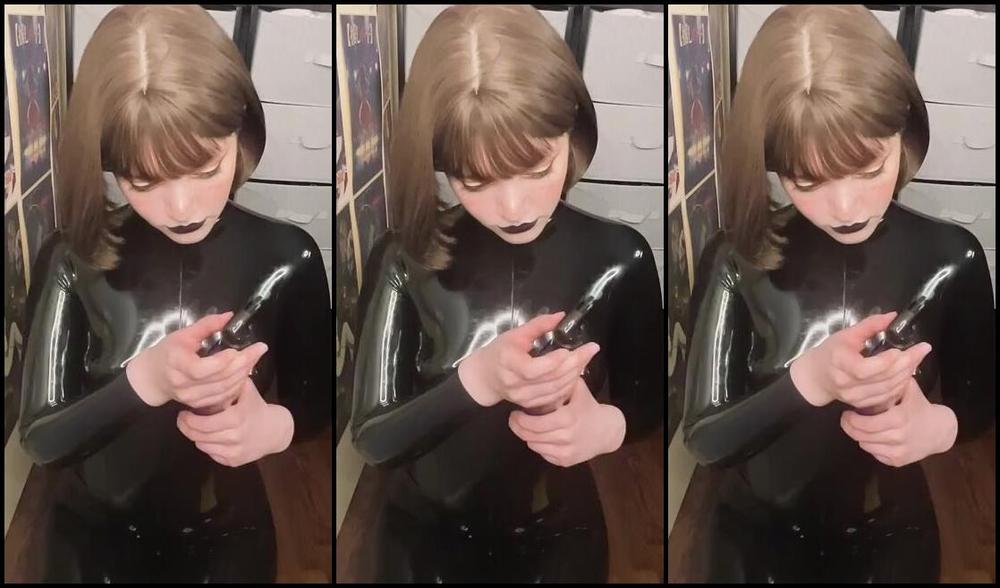 Thecutestkittycat S Nicknamed Thecutestkittycat 05 06 2024 Onlyfans Video Come Shine My Latex Catsuit With Me D