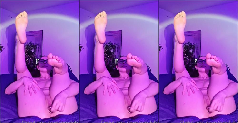 emilyhill-11-11-2021-2271454848-filmed-this-just-before-bed-xx-only-got-a-chance-to-post-it-now-so-good-morning-hehe