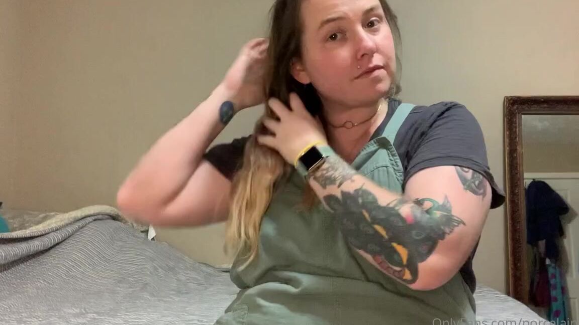 Porcelain Goddess Aka Porcelainfeets Onlyfans Taking My Shoes Off After Work Wouldn T You Love To Be Here Helping Me Pup 0