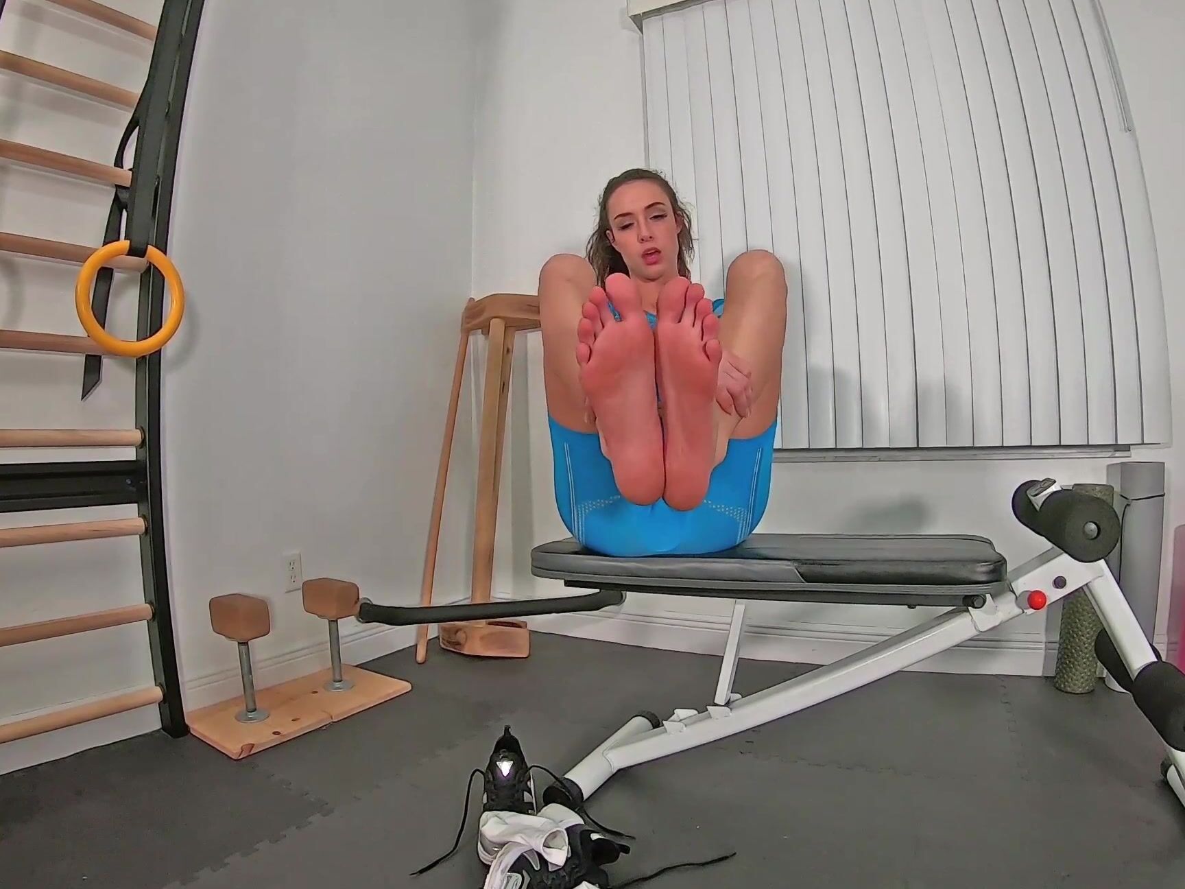 Ama_Rio - Sweaty gym socks and soles JOI Fetish