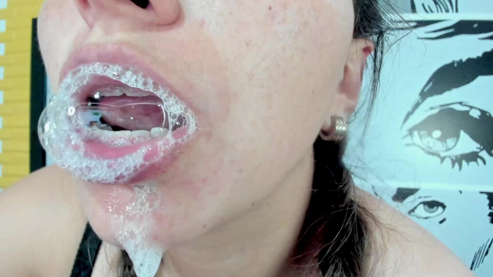 "Coconutsex" deepthroat, drool, milf, sloppy, swallowingdrooling Big dildo satisfies woman s craving for a deepthroat manyvids