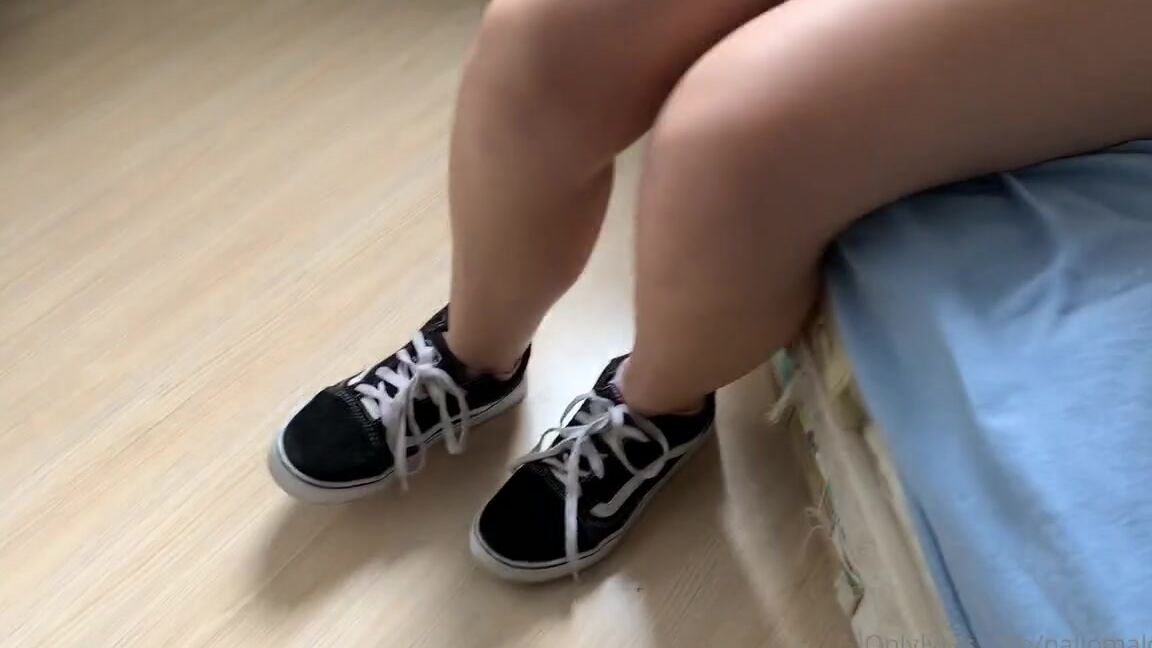 Palloma Lovely Nicknamed Pallomalovely 02 20 2021 Onlyfans Video Todo Dia Que Eu Chego E Tiro O Tenis Minhas Solinhas Ficam Muito Quentinhas