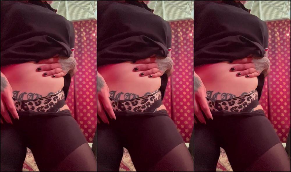 Rubyriots 2851175476 04 26 2023 Skin Byrd Tease Because I Look Hot As Fuck In A Fred Perry And Doc Martens