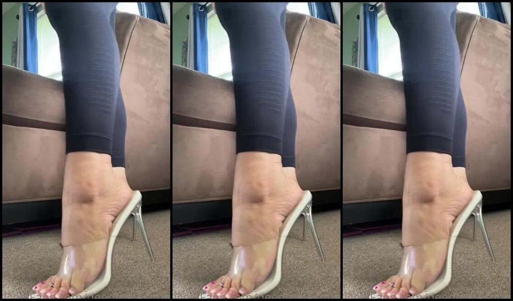 Deedeericanfeet Onlyfans As Requested More Shoe Play In These Cute And Clear Mules