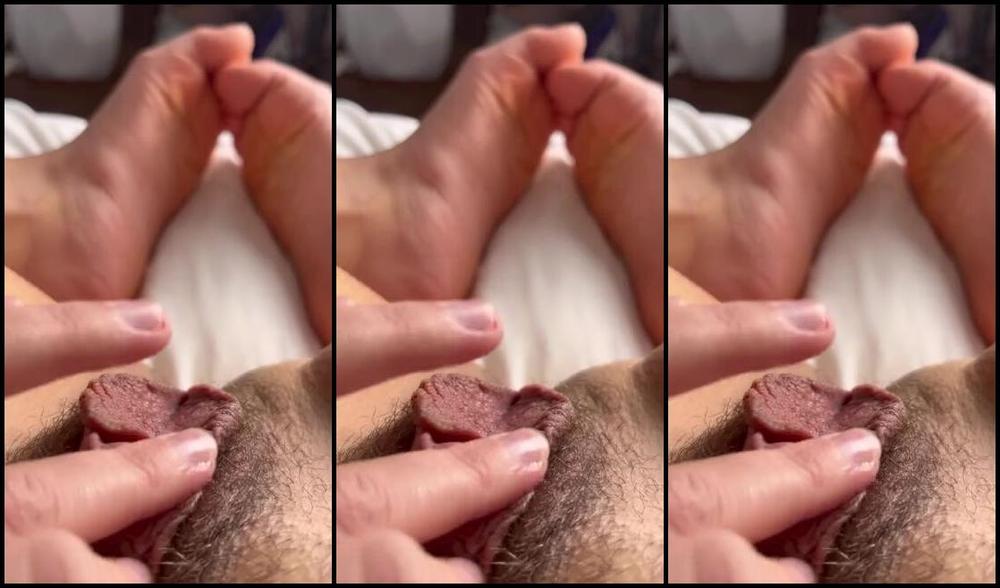 Barefootmel Nicknamed Barefootmel Onlyfans I Ve Discovered A New Favorite Way To Cum By Myself Using My Feet I Can Hold The Dildo In Place