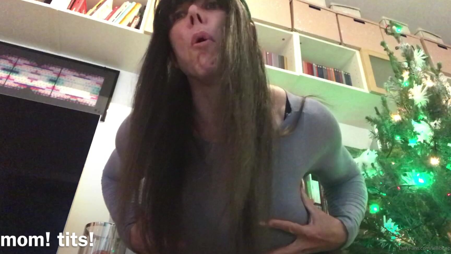 Lalliboop The Mother Shakes The Rattle And The Baby Is Happy With Time He Will Learn To Formulate M