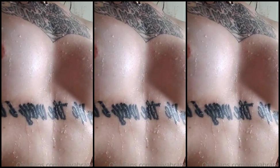 Ruivabraba 2568672702 08 21 2022 Estou Com Muito Frio Nesse Banho Sozinha