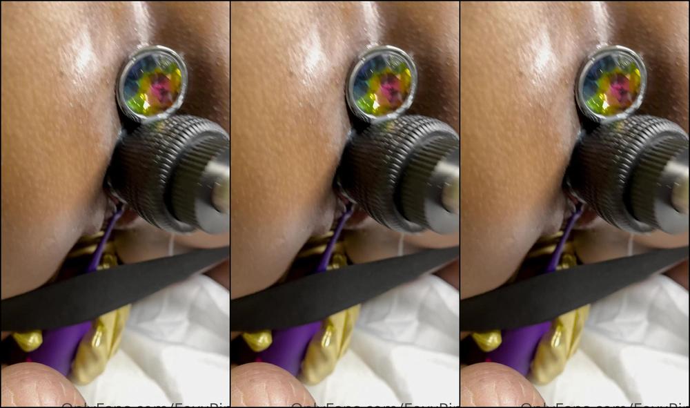 Foxxpink I Just Love How My Ass Looks When This Machine Fucking Me What Do You Think