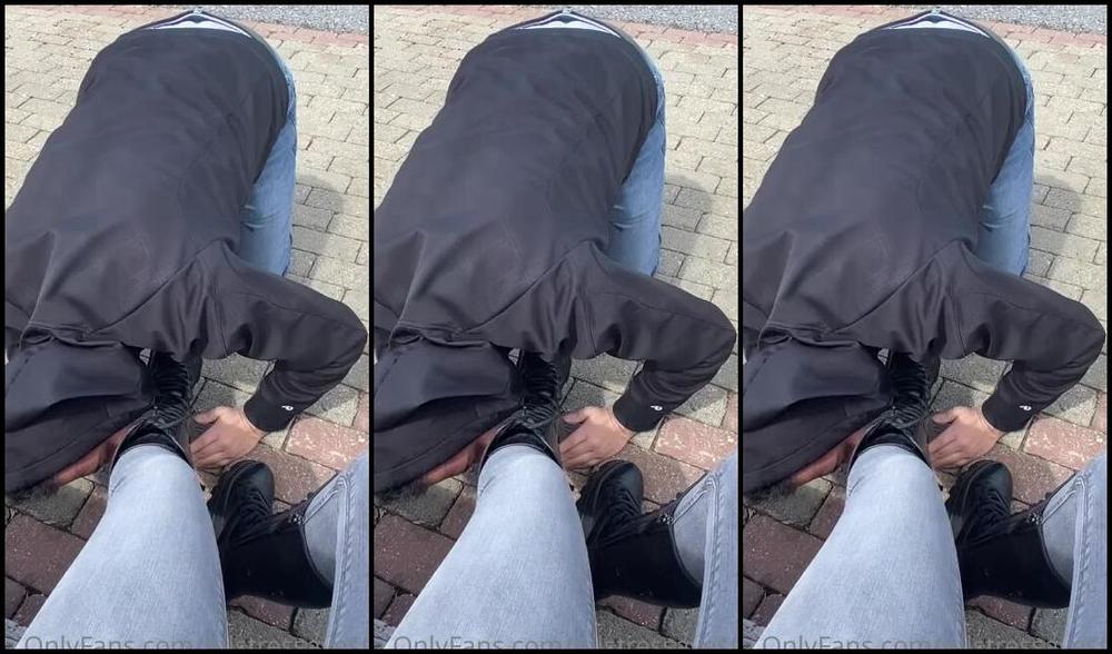 Mistress Sayeste Aka Mistressayeste Onlyfans Worship My Superior Feet In Public 1P