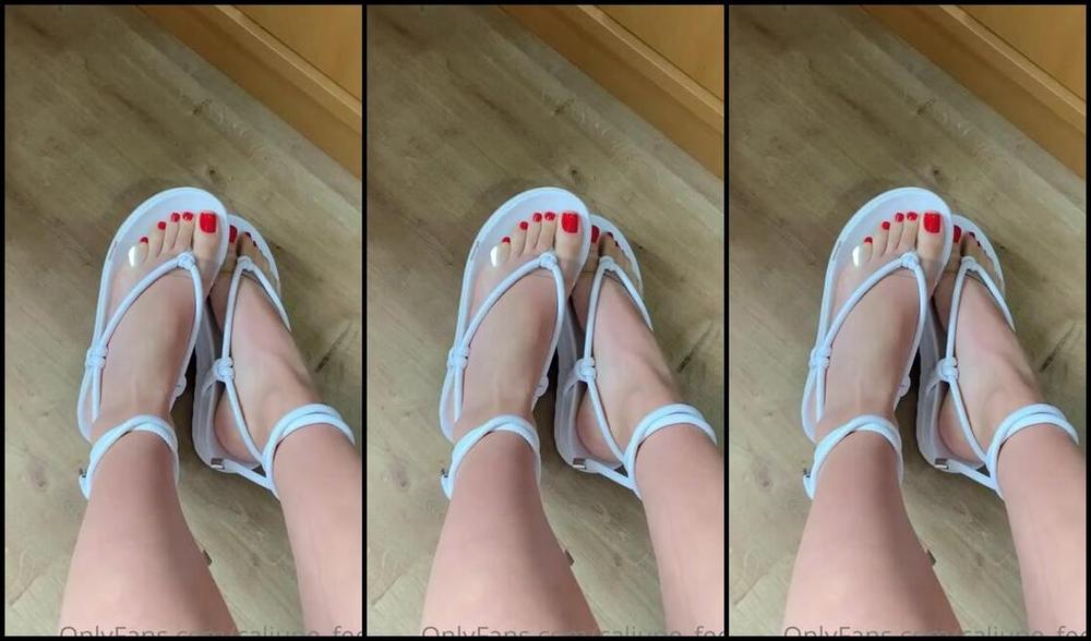 Caliupe Feet Nicknamed Caliupe Feet Foot Fetish 10 10 2022 Onlyfans Video Ainda Estou Encantada Com Esse Vermelho